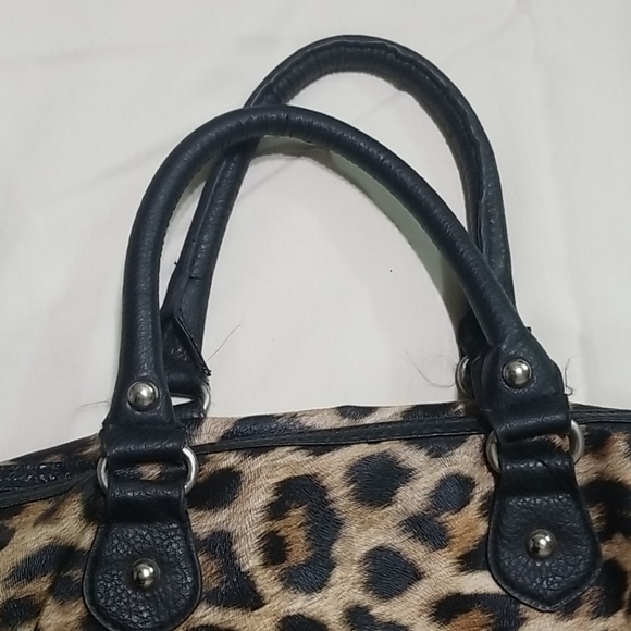 Leopard print bag with short handles & long strap - Picture 3 of 6